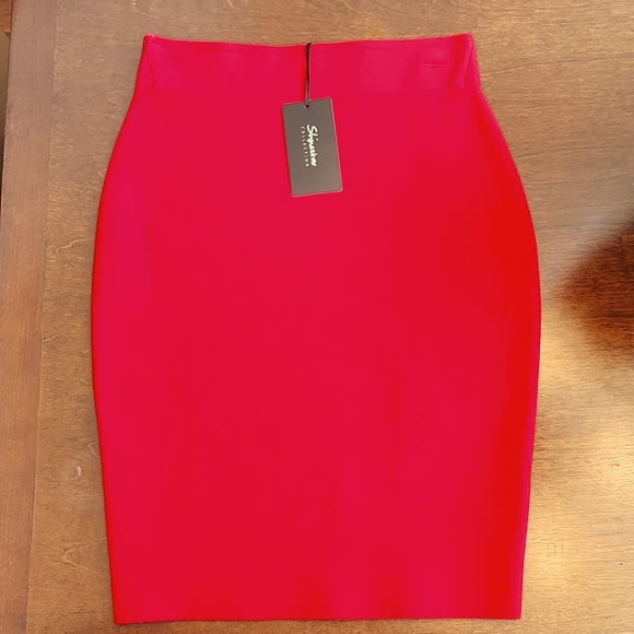Red Bandage Skirt - Picture 4 of 4